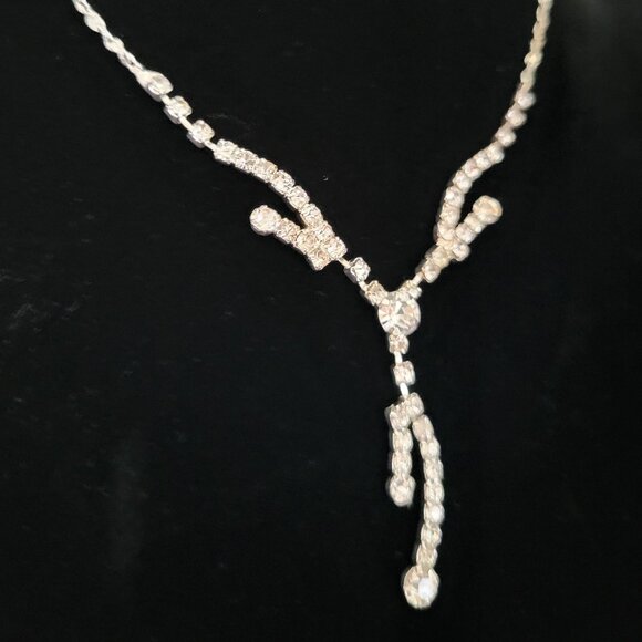 Vintage Bridal Rhinestone Parure Necklace Earring Dainty Silver Tone Twist Chain - Picture 5 of 11